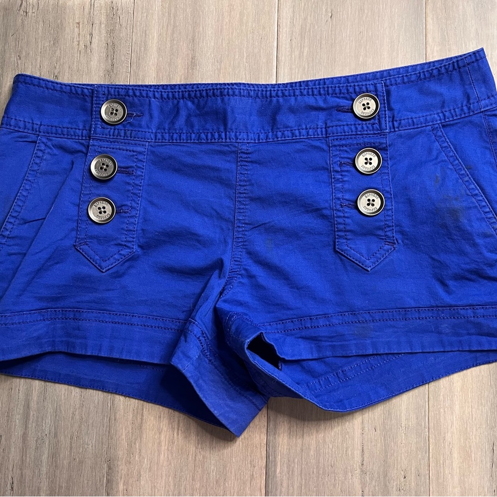 EXPRESS SHORTS